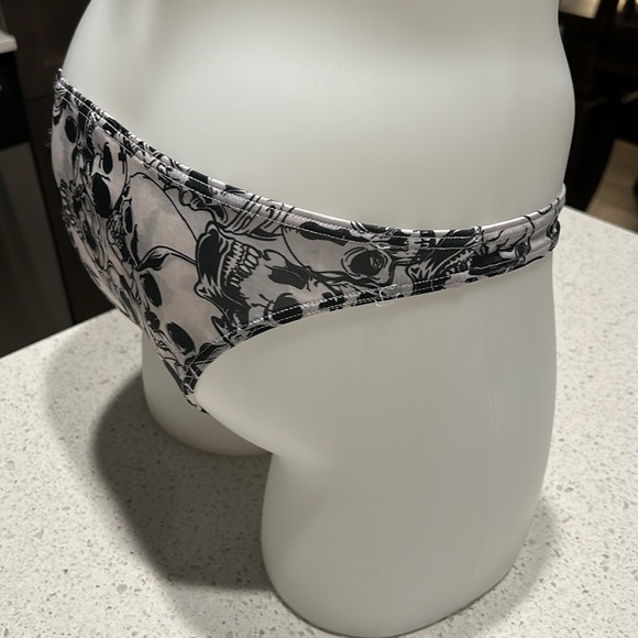 Men’s sexy skull design mini breif - Picture 4 of 10